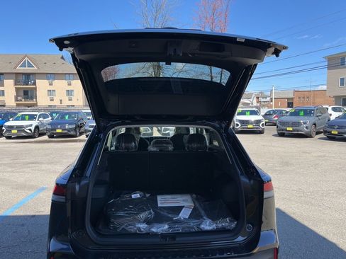 New 2026 Volkswagen Tiguan SE image 12