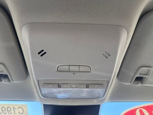 Used 2020 Buick Encore Essence FWD image 21