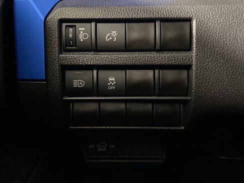 Certified 2025 Toyota Tacoma TRD Off-Road image 28