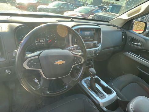 Used 2022 Chevrolet Colorado LT w/ LT Convenience Package image 24