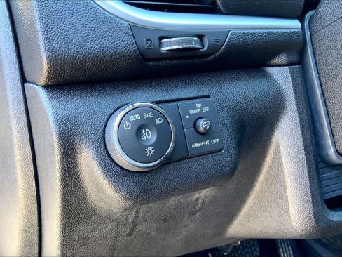 Used 2016 Chevrolet Traverse LT FWD image 33