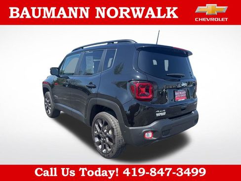 Used 2023 Jeep Renegade Limited w/ Sun/Sound Group AWD/4WD image 5