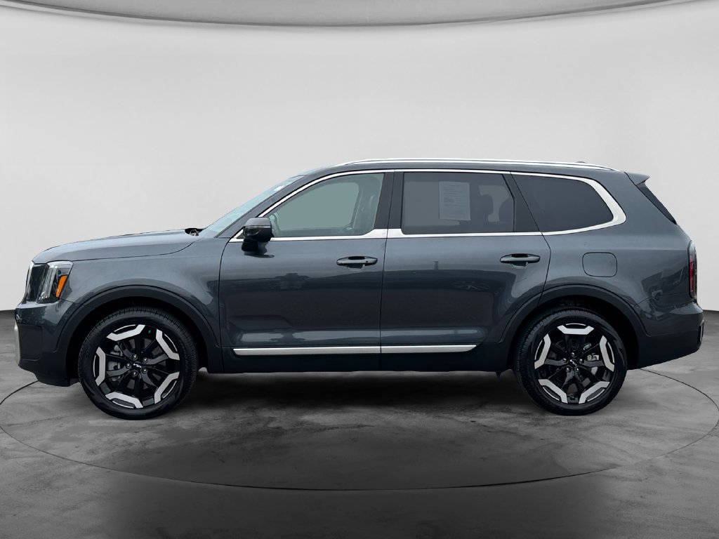 Used 2024 Kia Telluride EX w/ EX Captain's Chair Package AWD/4WD image 5