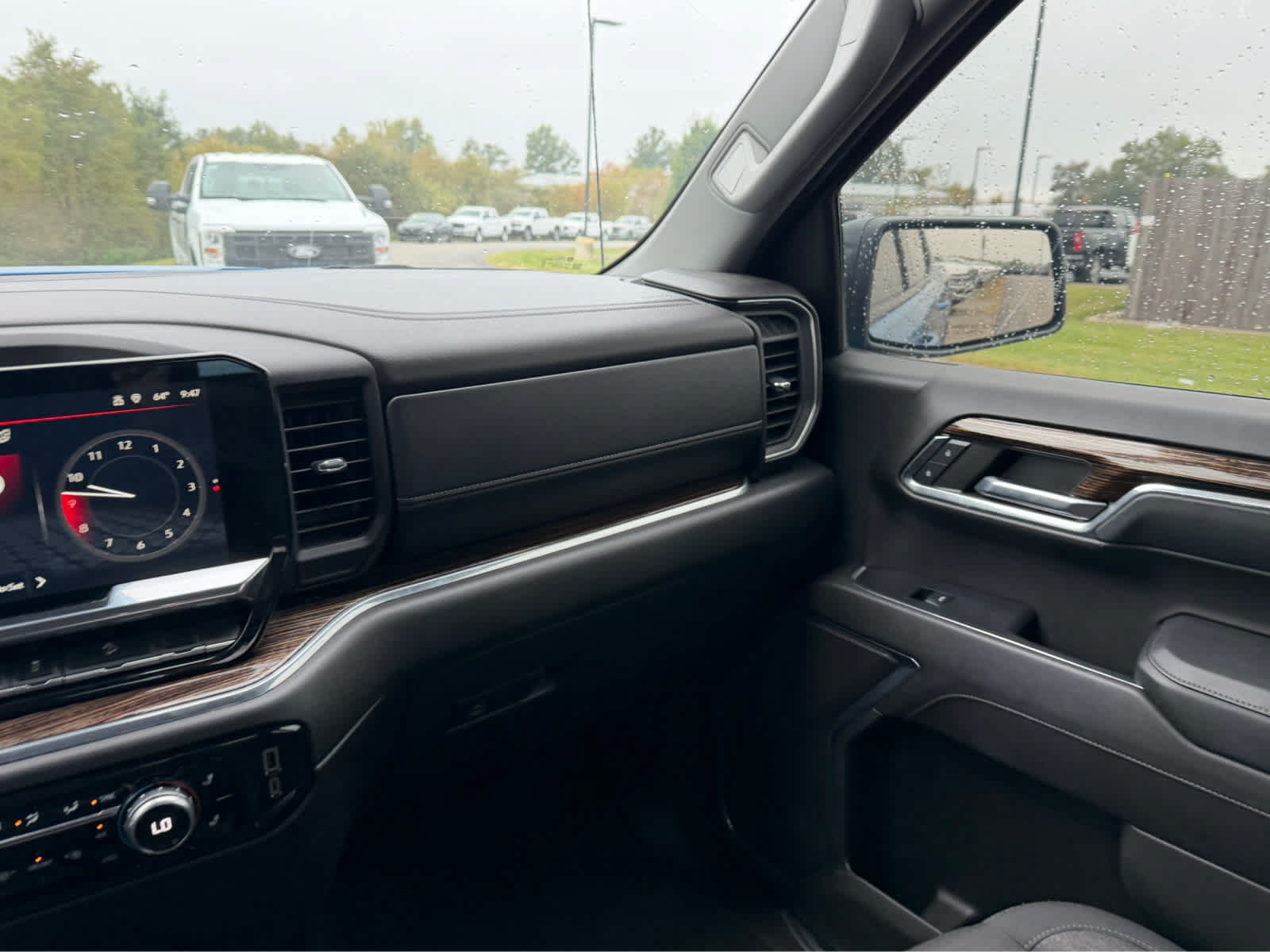 Used 2024 GMC Sierra 1500 Elevation w/ X31 Off-Road Package AWD/4WD image 18