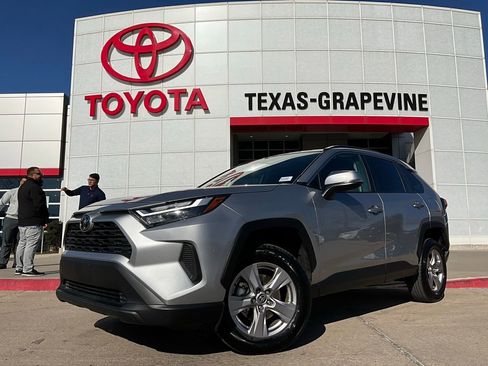 Used 2025 Toyota RAV4 XLE image 2