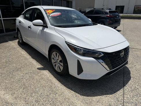 Used 2025 Nissan Sentra S FWD image 3