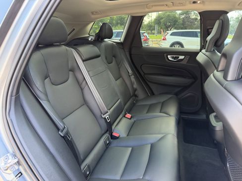Used 2018 Volvo XC60 T6 Momentum w/ Convenience Package AWD/4WD image 12