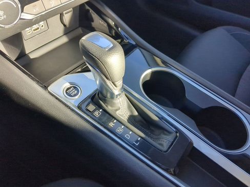 Used 2024 Nissan Altima 2.5 SV image 25