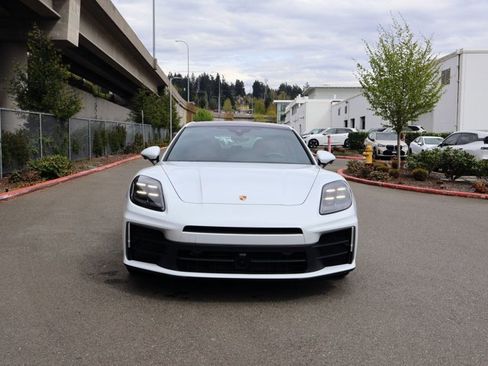 Used 2025 Porsche Panamera 4 image 2