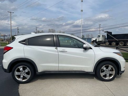 Used 2016 Honda HR-V EX image 8