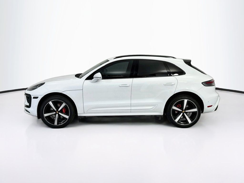 Certified 2022 Porsche Macan S AWD/4WD image 2