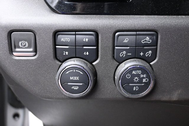 Used 2022 Chevrolet Silverado 1500 ZR2 w/ Technology Package AWD/4WD image 31
