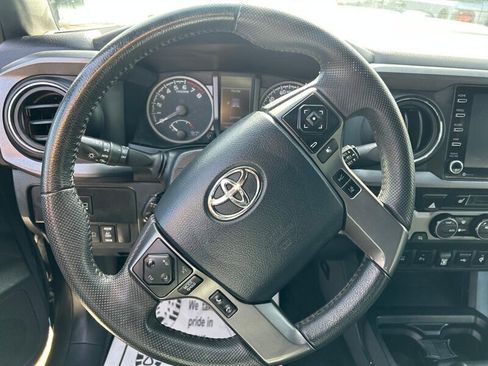 Used 2020 Toyota Tacoma TRD Sport image 40