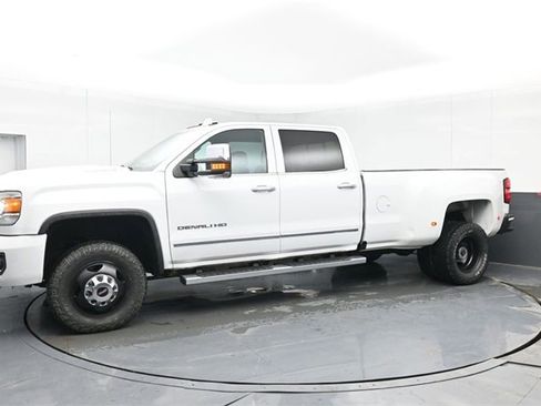Used 2018 GMC Sierra 3500 Denali w/ Duramax Plus Package image 7