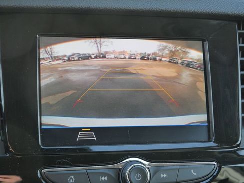 Used 2022 Buick Encore Preferred w/ Safety Package image 31