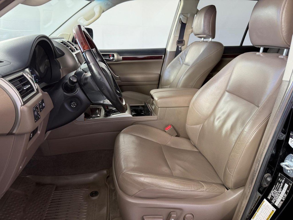Used 2017 Lexus GX 460 Premium w/ Premium Package AWD/4WD image 16