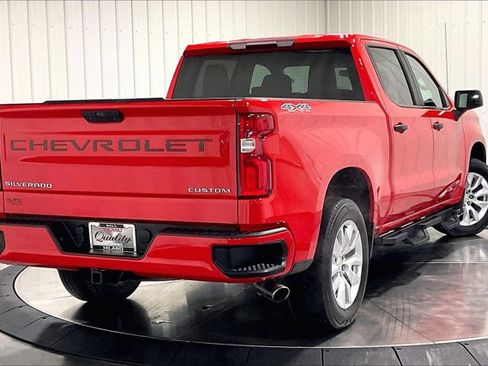 Used 2020 Chevrolet Silverado 1500 Custom w/ Custom Value Package AWD/4WD image 13
