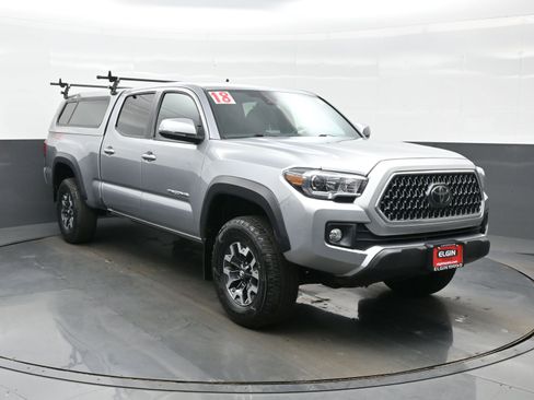 Used 2018 Toyota Tacoma TRD Off-Road w/ Technology Package AWD/4WD image 8