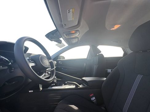 New 2026 Hyundai Elantra SE FWD image 9