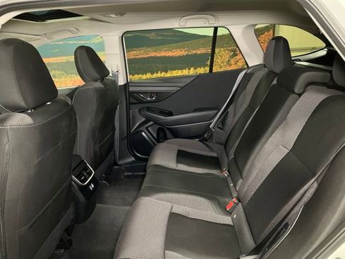 Used 2025 Subaru Outback Premium AWD/4WD image 52