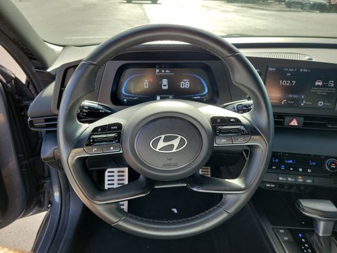 Used 2025 Hyundai Elantra Sport FWD image 22