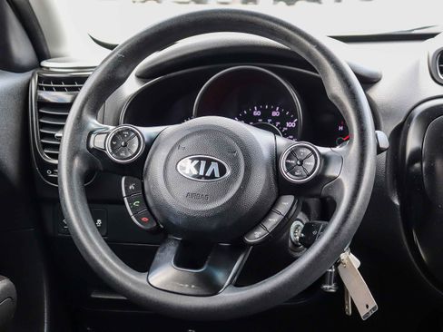 Used 2016 Kia Soul + FWD image 18