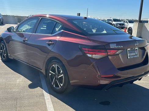 Used 2025 Nissan Sentra SV image 10