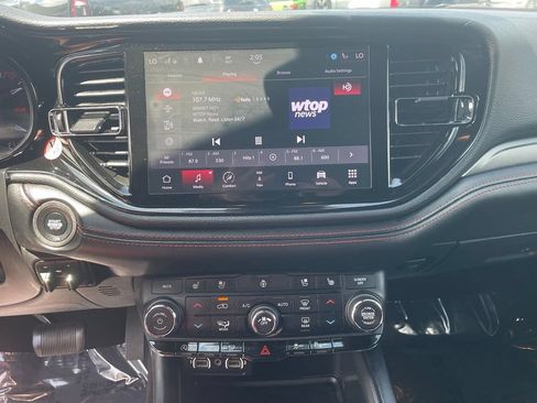 Used 2024 Dodge Durango GT RWD image 27