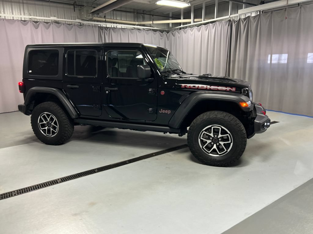 Used 2025 Jeep Wrangler Unlimited Rubicon w/ Convenience Group AWD/4WD image 8