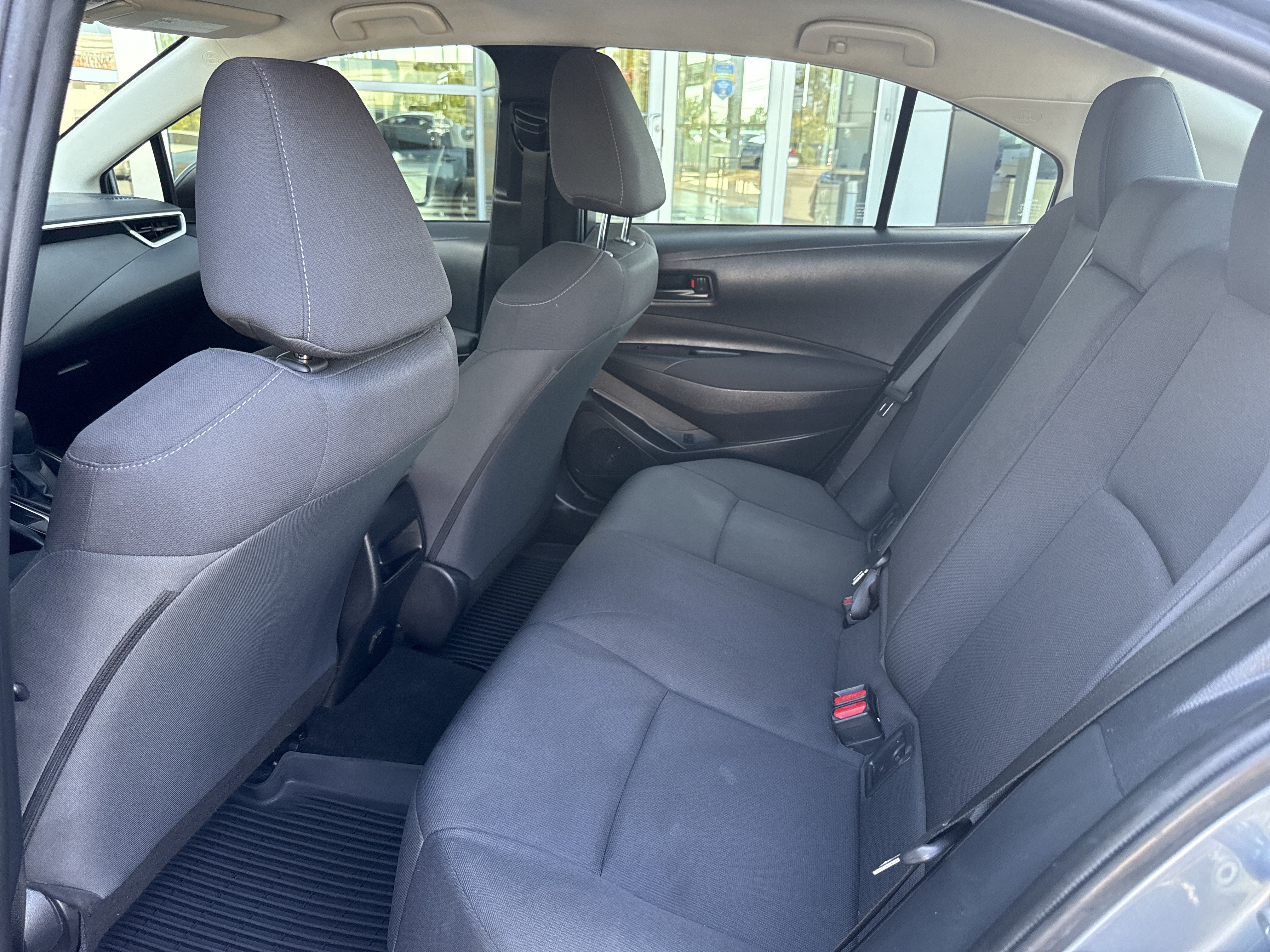 Used 2022 Toyota Corolla LE FWD image 5