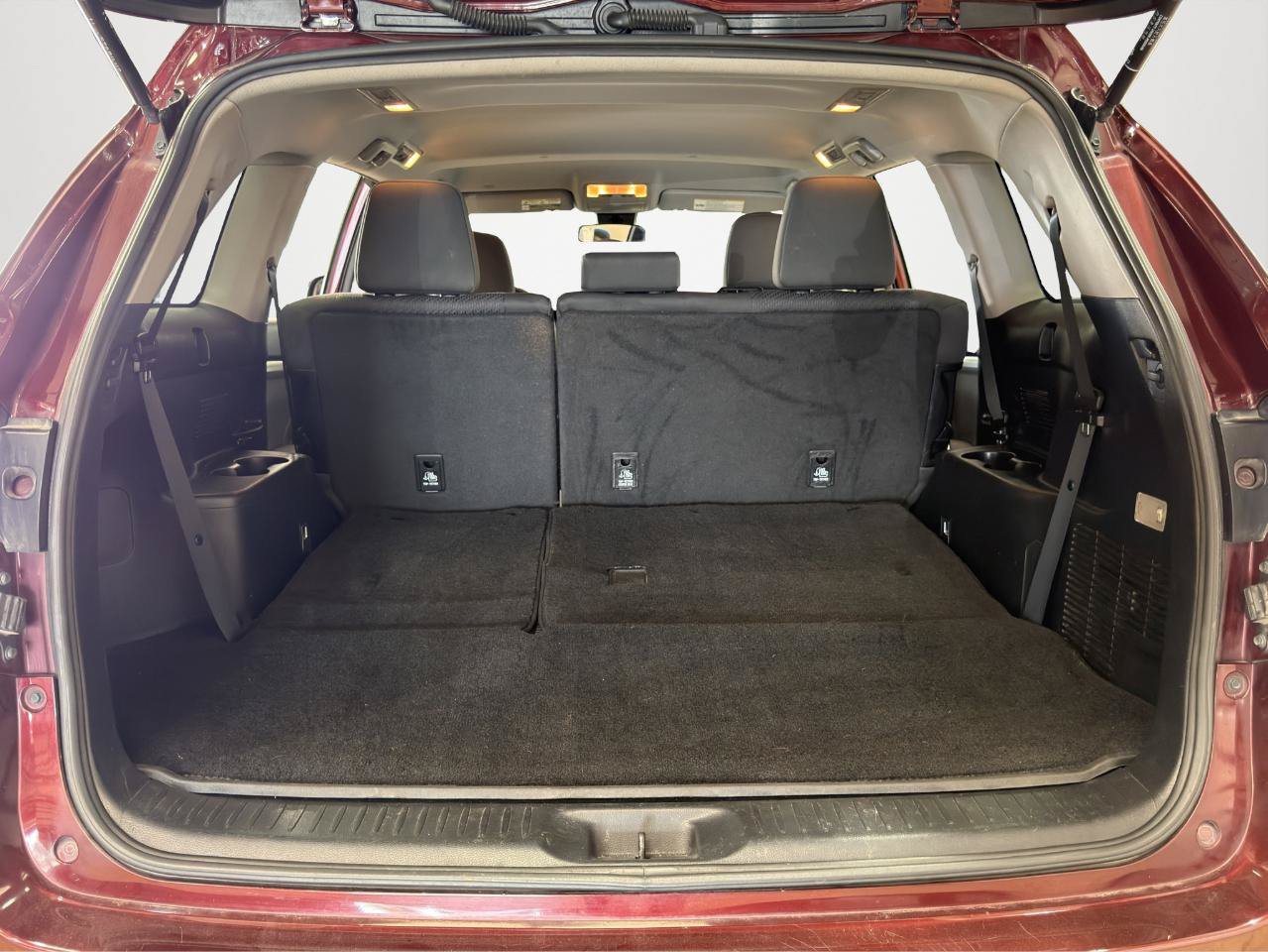 Used 2019 Toyota Highlander LE FWD image 24