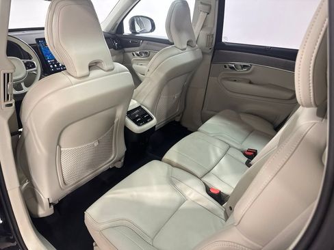 Used 2025 Volvo XC90 B5 Ultra AWD/4WD image 21