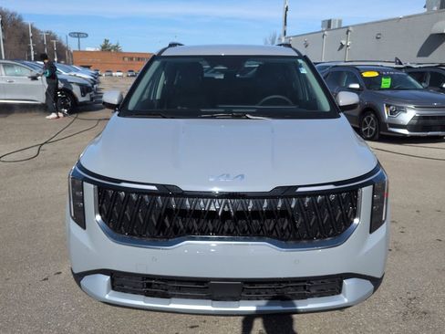 New 2026 Kia Carnival EX image 3