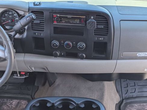 Used 2013 Chevrolet Silverado 1500 LT image 17