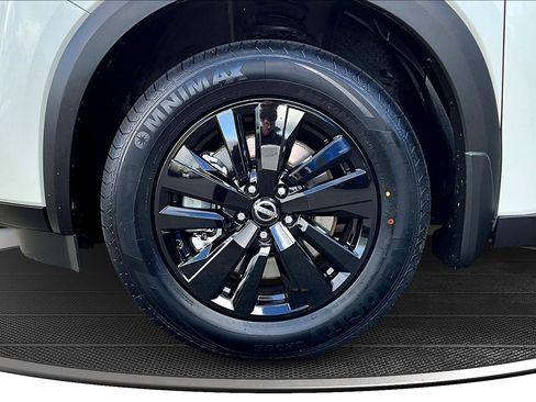 Used 2023 Nissan Pathfinder SL image 34