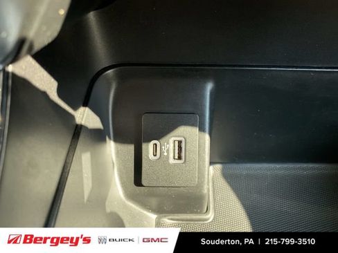 Used 2022 Ford F150 XLT w/ Equipment Group 302A High AWD/4WD image 40