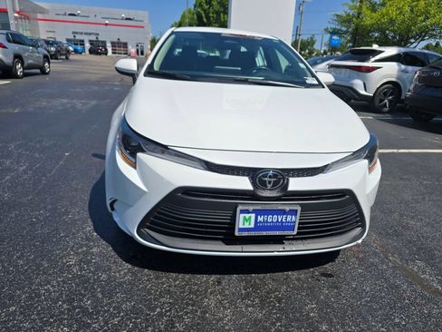 Certified 2025 Toyota Corolla LE FWD image 9