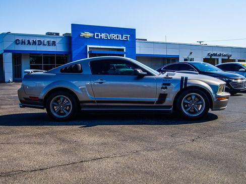 Used 2009 Ford Mustang GT Premium RWD image 8