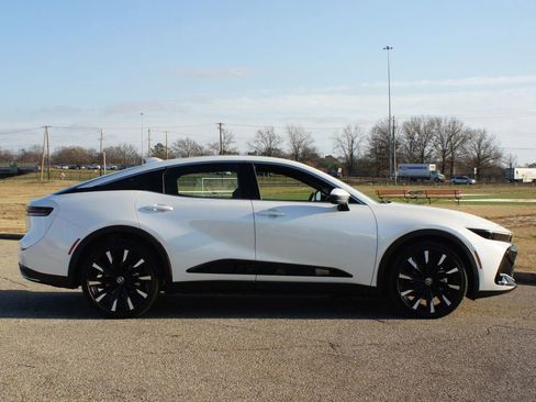 Used 2024 Toyota Crown Platinum image 21