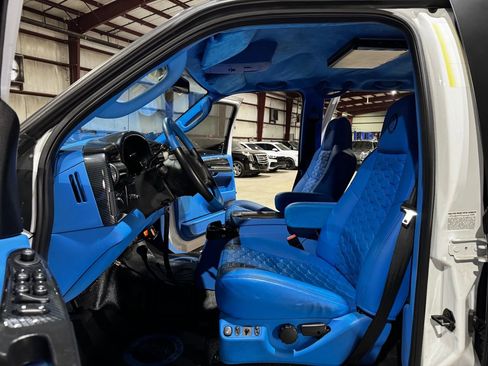 Used 2007 Ford F550 4x4 Crew Cab Super Duty image 34