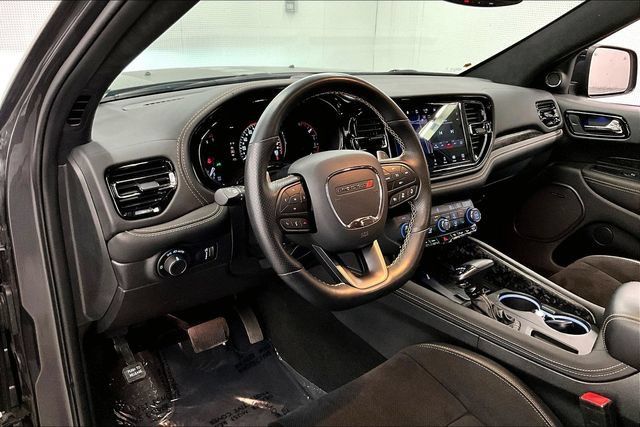 Used 2025 Dodge Durango R/T w/ Tow 'N Go Package AWD/4WD image 16