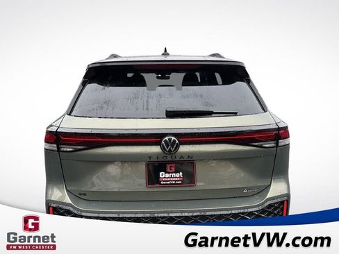 New 2026 Volkswagen Tiguan SE R-Line image 4