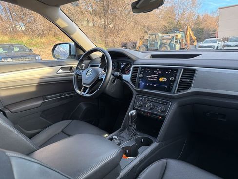Used 2019 Volkswagen Atlas SE w/ Towing Package image 16
