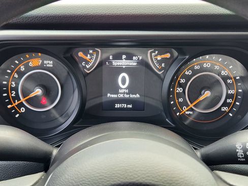 Used 2025 Jeep Wrangler Unlimited Sport AWD/4WD image 16