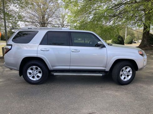 Used 2018 Toyota 4Runner SR5 image 2