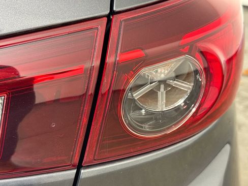 Used 2015 MAZDA MAZDA3 i Grand Touring image 32