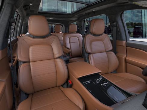 New 2026 Lincoln Aviator Black Label w/ Jet Appearance Package AWD/4WD image 10
