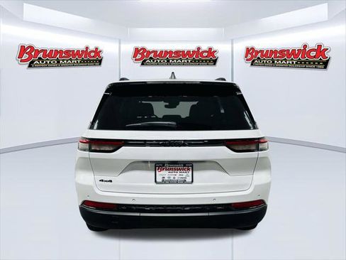 Certified 2023 Jeep Grand Cherokee Altitude image 5