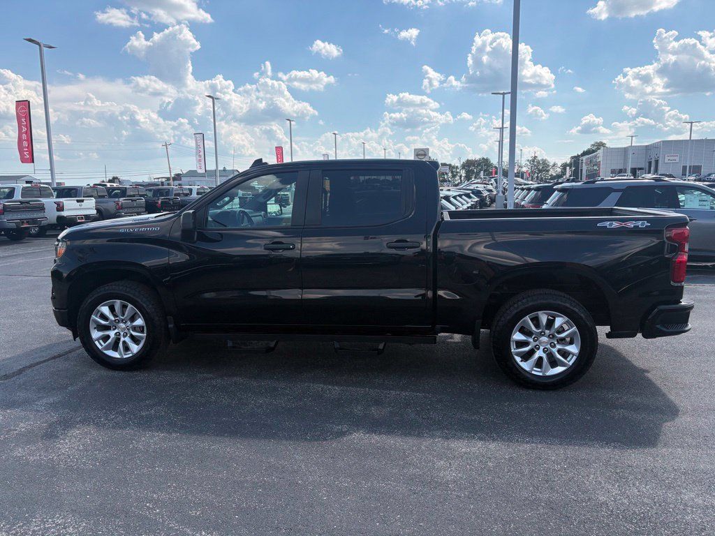 Used 2025 Chevrolet Silverado 1500 Custom AWD/4WD image 10
