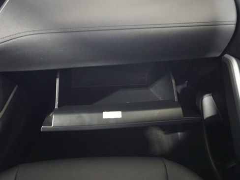 Used 2023 Toyota Corolla Cross XLE image 17